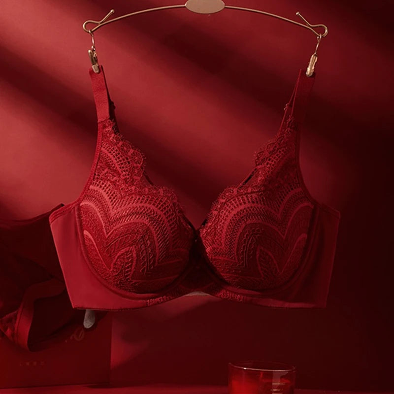 Large Breasts Show Small Sexy Lace Underwear For Women With Soft Steel Rings To Collect The Extra Breasts On The Large-size Bra