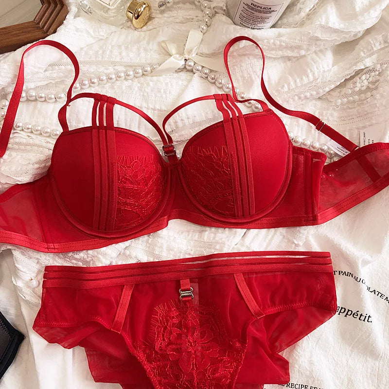 2022 New French Lace Strap Push Up Lingerie Hollow Out Women Sexy Underwear Adjustable Upper Thin Lower Thick Gather Bra Set