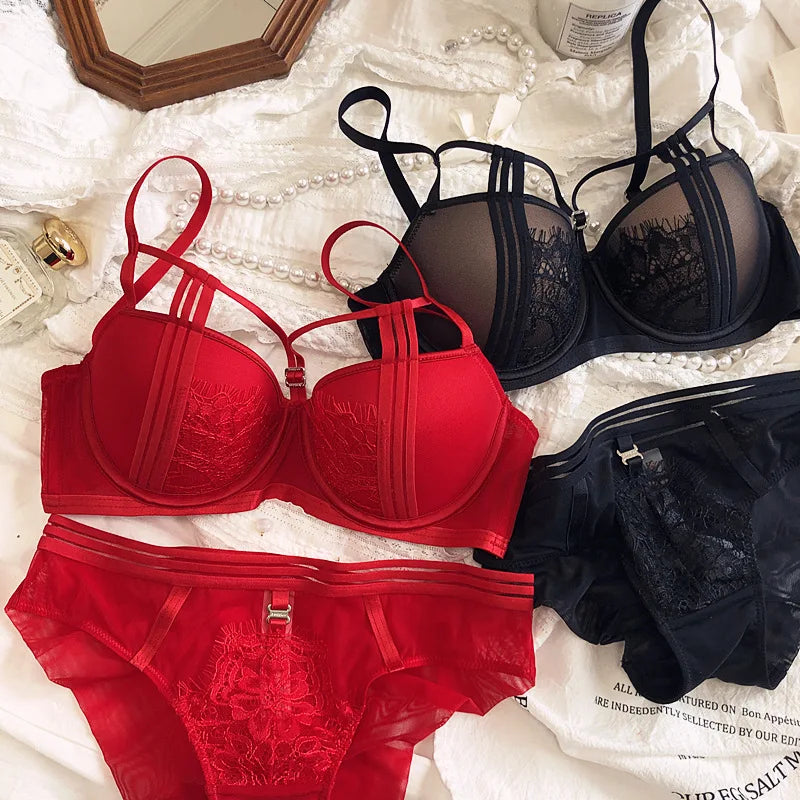 2022 New French Lace Strap Push Up Lingerie Hollow Out Women Sexy Underwear Adjustable Upper Thin Lower Thick Gather Bra Set