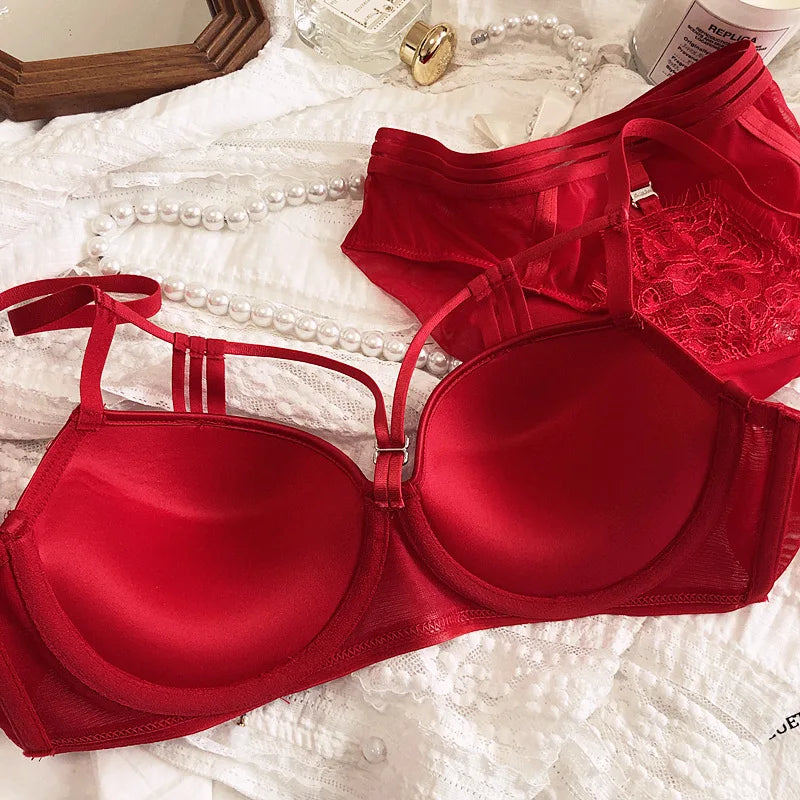 2022 New French Lace Strap Push Up Lingerie Hollow Out Women Sexy Underwear Adjustable Upper Thin Lower Thick Gather Bra Set